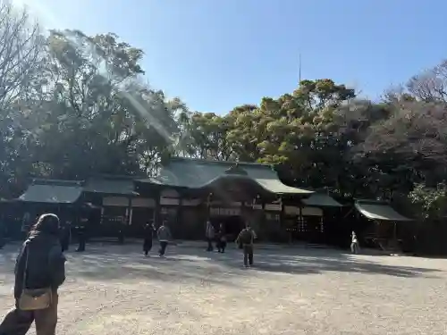 熱田神宮の{uncategorized: "未分類", other: "その他", undefined: "問題あり", building: "その他建物", grave: "お墓", sacred_gate: "鳥居", guardian: "狛犬", statue: "像", buddha: "仏像", history: "歴史", nature: "自然", garden: "庭園", animal: "動物", pagoda: "塔", temizu: "手水舎", mountain_gate: "山門・神門", sanctuary: "本殿・本堂", subordinate: "末社・摂社", art: "芸術", scenery: "景色", jizo: "地蔵", ema: "絵馬", goshuin: "御朱印", omikuji: "おみくじ", items: "授与品その他", amulet: "お守り", goshuincho: "御朱印帳", eats: "食事", festival: "お祭り", votive_dance: "神楽", shichigosan: "七五三参", wedding: "結婚式", experience: "体験その他", initially: "初詣", around: "周辺", anti_infection: "感染症対策"}