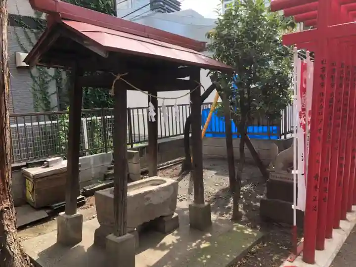 鐘塚稲荷神社の手水舎