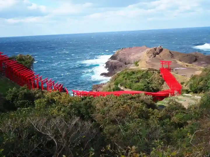 元乃隅神社の{uncategorized: "未分類", other: "その他", undefined: "問題あり", building: "その他建物", grave: "お墓", sacred_gate: "鳥居", guardian: "狛犬", statue: "像", buddha: "仏像", history: "歴史", nature: "自然", garden: "庭園", animal: "動物", pagoda: "塔", temizu: "手水舎", mountain_gate: "山門・神門", sanctuary: "本殿・本堂", subordinate: "末社・摂社", art: "芸術", scenery: "景色", jizo: "地蔵", ema: "絵馬", goshuin: "御朱印", omikuji: "おみくじ", items: "授与品その他", amulet: "お守り", goshuincho: "御朱印帳", eats: "食事", festival: "お祭り", votive_dance: "神楽", shichigosan: "七五三参", wedding: "結婚式", experience: "体験その他", initially: "初詣", around: "周辺", anti_infection: "感染症対策"}