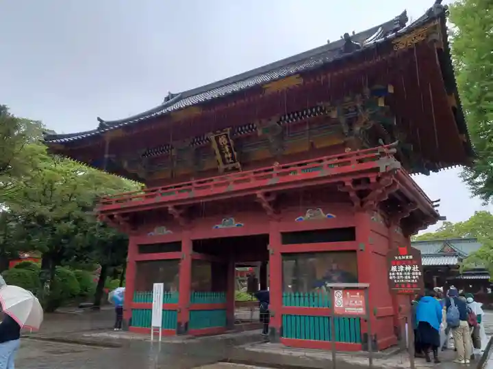 根津神社の山門・神門