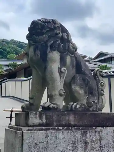 京都霊山護國神社の狛犬