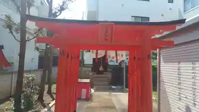 伊富稲荷神社の鳥居