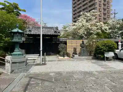 石上寺の{uncategorized: "未分類", other: "その他", undefined: "問題あり", building: "その他建物", grave: "お墓", sacred_gate: "鳥居", guardian: "狛犬", statue: "像", buddha: "仏像", history: "歴史", nature: "自然", garden: "庭園", animal: "動物", pagoda: "塔", temizu: "手水舎", mountain_gate: "山門・神門", sanctuary: "本殿・本堂", subordinate: "末社・摂社", art: "芸術", scenery: "景色", jizo: "地蔵", ema: "絵馬", goshuin: "御朱印", omikuji: "おみくじ", items: "授与品その他", amulet: "お守り", goshuincho: "御朱印帳", eats: "食事", festival: "お祭り", votive_dance: "神楽", shichigosan: "七五三参", wedding: "結婚式", experience: "体験その他", initially: "初詣", around: "周辺", anti_infection: "感染症対策"}