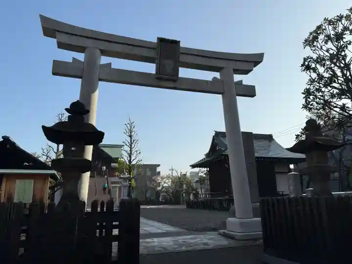 稲荷神社の{uncategorized: "未分類", other: "その他", undefined: "問題あり", building: "その他建物", grave: "お墓", sacred_gate: "鳥居", guardian: "狛犬", statue: "像", buddha: "仏像", history: "歴史", nature: "自然", garden: "庭園", animal: "動物", pagoda: "塔", temizu: "手水舎", mountain_gate: "山門・神門", sanctuary: "本殿・本堂", subordinate: "末社・摂社", art: "芸術", scenery: "景色", jizo: "地蔵", ema: "絵馬", goshuin: "御朱印", omikuji: "おみくじ", items: "授与品その他", amulet: "お守り", goshuincho: "御朱印帳", eats: "食事", festival: "お祭り", votive_dance: "神楽", shichigosan: "七五三参", wedding: "結婚式", experience: "体験その他", initially: "初詣", around: "周辺", anti_infection: "感染症対策"}