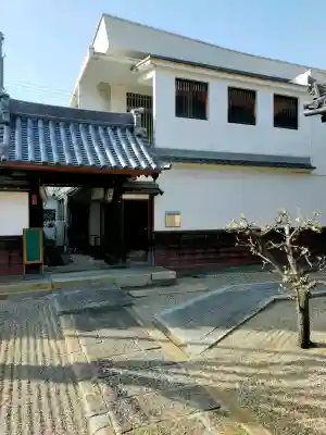 本教院の{uncategorized: "未分類", other: "その他", undefined: "問題あり", building: "その他建物", grave: "お墓", sacred_gate: "鳥居", guardian: "狛犬", statue: "像", buddha: "仏像", history: "歴史", nature: "自然", garden: "庭園", animal: "動物", pagoda: "塔", temizu: "手水舎", mountain_gate: "山門・神門", sanctuary: "本殿・本堂", subordinate: "末社・摂社", art: "芸術", scenery: "景色", jizo: "地蔵", ema: "絵馬", goshuin: "御朱印", omikuji: "おみくじ", items: "授与品その他", amulet: "お守り", goshuincho: "御朱印帳", eats: "食事", festival: "お祭り", votive_dance: "神楽", shichigosan: "七五三参", wedding: "結婚式", experience: "体験その他", initially: "初詣", around: "周辺", anti_infection: "感染症対策"}
