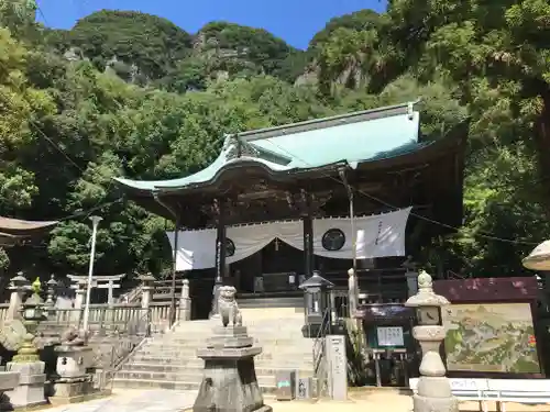 八栗寺の本殿