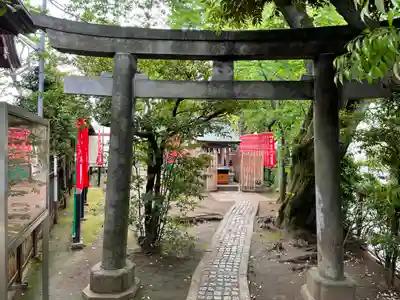 桐ヶ谷氷川神社の鳥居