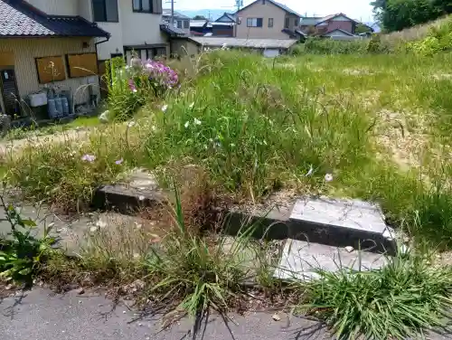 延命寺(廃寺)の{uncategorized: "未分類", other: "その他", undefined: "問題あり", building: "その他建物", grave: "お墓", sacred_gate: "鳥居", guardian: "狛犬", statue: "像", buddha: "仏像", history: "歴史", nature: "自然", garden: "庭園", animal: "動物", pagoda: "塔", temizu: "手水舎", mountain_gate: "山門・神門", sanctuary: "本殿・本堂", subordinate: "末社・摂社", art: "芸術", scenery: "景色", jizo: "地蔵", ema: "絵馬", goshuin: "御朱印", omikuji: "おみくじ", items: "授与品その他", amulet: "お守り", goshuincho: "御朱印帳", eats: "食事", festival: "お祭り", votive_dance: "神楽", shichigosan: "七五三参", wedding: "結婚式", experience: "体験その他", initially: "初詣", around: "周辺", anti_infection: "感染症対策"}