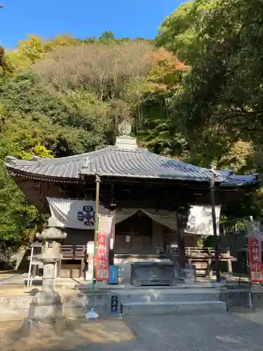 八栗寺の本殿