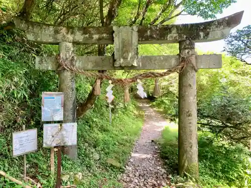 普賢神社の鳥居