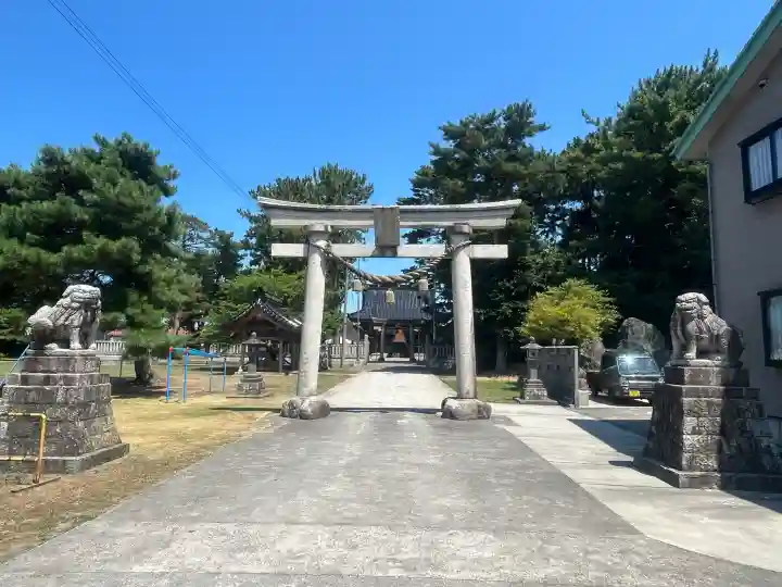 新治神社の{uncategorized: "未分類", other: "その他", undefined: "問題あり", building: "その他建物", grave: "お墓", sacred_gate: "鳥居", guardian: "狛犬", statue: "像", buddha: "仏像", history: "歴史", nature: "自然", garden: "庭園", animal: "動物", pagoda: "塔", temizu: "手水舎", mountain_gate: "山門・神門", sanctuary: "本殿・本堂", subordinate: "末社・摂社", art: "芸術", scenery: "景色", jizo: "地蔵", ema: "絵馬", goshuin: "御朱印", omikuji: "おみくじ", items: "授与品その他", amulet: "お守り", goshuincho: "御朱印帳", eats: "食事", festival: "お祭り", votive_dance: "神楽", shichigosan: "七五三参", wedding: "結婚式", experience: "体験その他", initially: "初詣", around: "周辺", anti_infection: "感染症対策"}