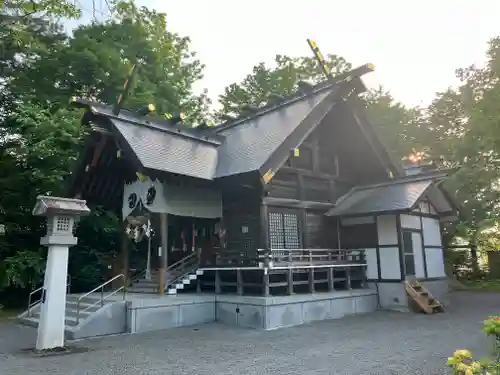 比布神社の本殿