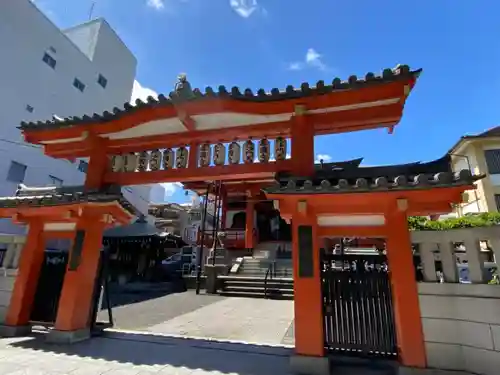 善國寺の山門・神門