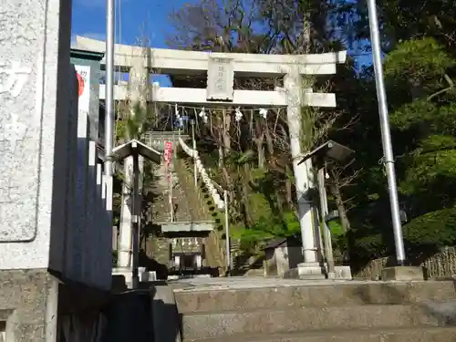 片瀬諏訪神社の鳥居