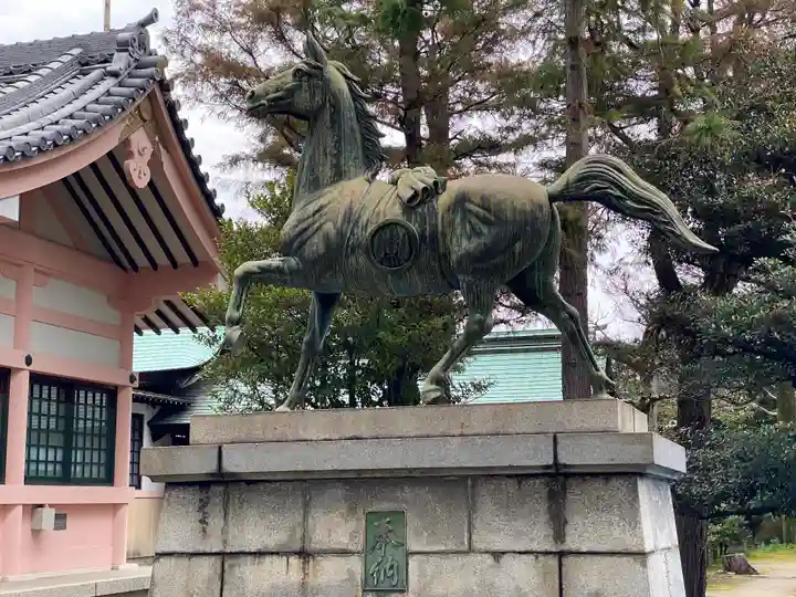 大神神社(花池)の狛犬