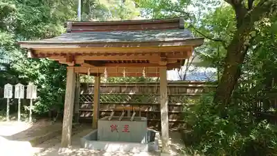 側高神社の手水舎
