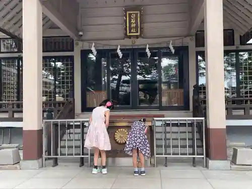 白石神社の本殿・本堂
