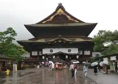 善光寺の本殿・本堂