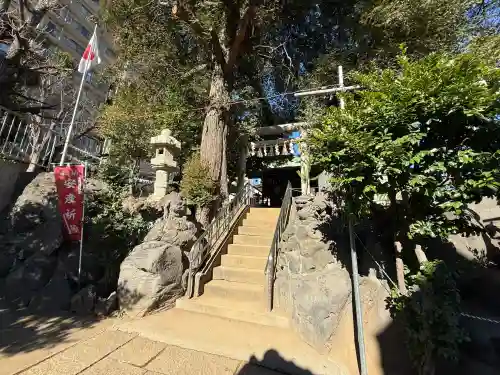 子易神社の{uncategorized: "未分類", other: "その他", undefined: "問題あり", building: "その他建物", grave: "お墓", sacred_gate: "鳥居", guardian: "狛犬", statue: "像", buddha: "仏像", history: "歴史", nature: "自然", garden: "庭園", animal: "動物", pagoda: "塔", temizu: "手水舎", mountain_gate: "山門・神門", sanctuary: "本殿・本堂", subordinate: "末社・摂社", art: "芸術", scenery: "景色", jizo: "地蔵", ema: "絵馬", goshuin: "御朱印", omikuji: "おみくじ", items: "授与品その他", amulet: "お守り", goshuincho: "御朱印帳", eats: "食事", festival: "お祭り", votive_dance: "神楽", shichigosan: "七五三参", wedding: "結婚式", experience: "体験その他", initially: "初詣", around: "周辺", anti_infection: "感染症対策"}