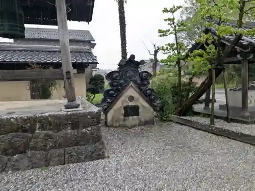 東光寺の{uncategorized: "未分類", other: "その他", undefined: "問題あり", building: "その他建物", grave: "お墓", sacred_gate: "鳥居", guardian: "狛犬", statue: "像", buddha: "仏像", history: "歴史", nature: "自然", garden: "庭園", animal: "動物", pagoda: "塔", temizu: "手水舎", mountain_gate: "山門・神門", sanctuary: "本殿・本堂", subordinate: "末社・摂社", art: "芸術", scenery: "景色", jizo: "地蔵", ema: "絵馬", goshuin: "御朱印", omikuji: "おみくじ", items: "授与品その他", amulet: "お守り", goshuincho: "御朱印帳", eats: "食事", festival: "お祭り", votive_dance: "神楽", shichigosan: "七五三参", wedding: "結婚式", experience: "体験その他", initially: "初詣", around: "周辺", anti_infection: "感染症対策"}