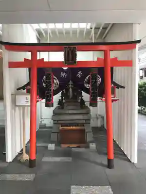歌舞伎稲荷神社の鳥居