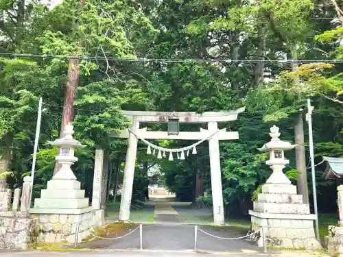 伊尼神社の鳥居