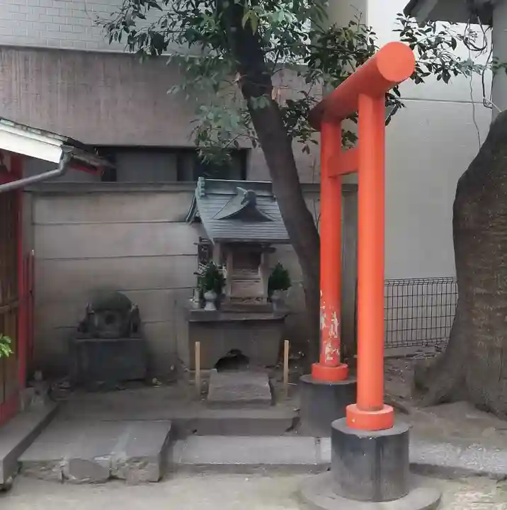 銀杏岡八幡神社の末社・摂社