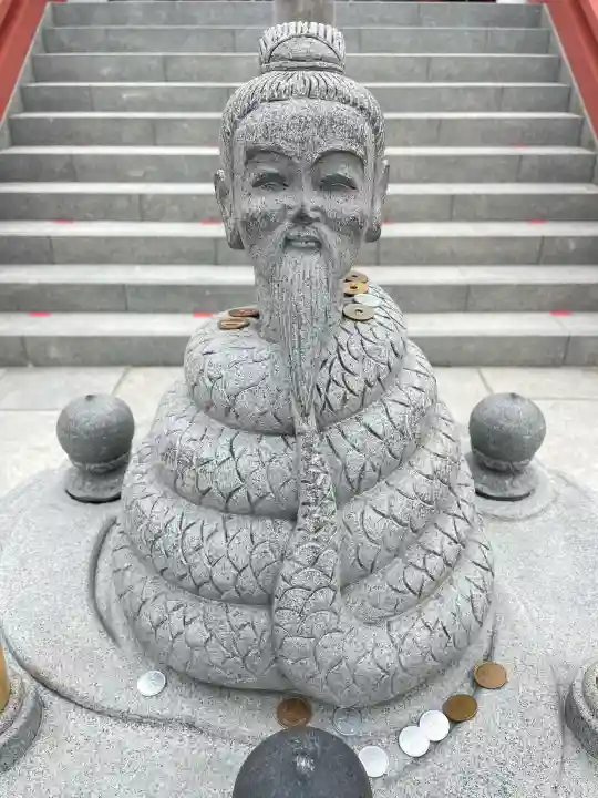 寛永寺不忍池弁天堂の{uncategorized: "未分類", other: "その他", undefined: "問題あり", building: "その他建物", grave: "お墓", sacred_gate: "鳥居", guardian: "狛犬", statue: "像", buddha: "仏像", history: "歴史", nature: "自然", garden: "庭園", animal: "動物", pagoda: "塔", temizu: "手水舎", mountain_gate: "山門・神門", sanctuary: "本殿・本堂", subordinate: "末社・摂社", art: "芸術", scenery: "景色", jizo: "地蔵", ema: "絵馬", goshuin: "御朱印", omikuji: "おみくじ", items: "授与品その他", amulet: "お守り", goshuincho: "御朱印帳", eats: "食事", festival: "お祭り", votive_dance: "神楽", shichigosan: "七五三参", wedding: "結婚式", experience: "体験その他", initially: "初詣", around: "周辺", anti_infection: "感染症対策"}