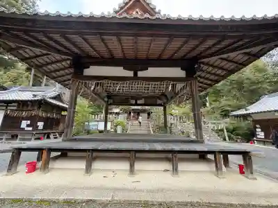 石座神社の{uncategorized: "未分類", other: "その他", undefined: "問題あり", building: "その他建物", grave: "お墓", sacred_gate: "鳥居", guardian: "狛犬", statue: "像", buddha: "仏像", history: "歴史", nature: "自然", garden: "庭園", animal: "動物", pagoda: "塔", temizu: "手水舎", mountain_gate: "山門・神門", sanctuary: "本殿・本堂", subordinate: "末社・摂社", art: "芸術", scenery: "景色", jizo: "地蔵", ema: "絵馬", goshuin: "御朱印", omikuji: "おみくじ", items: "授与品その他", amulet: "お守り", goshuincho: "御朱印帳", eats: "食事", festival: "お祭り", votive_dance: "神楽", shichigosan: "七五三参", wedding: "結婚式", experience: "体験その他", initially: "初詣", around: "周辺", anti_infection: "感染症対策"}