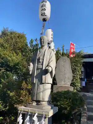 横浜御嶽神社の像