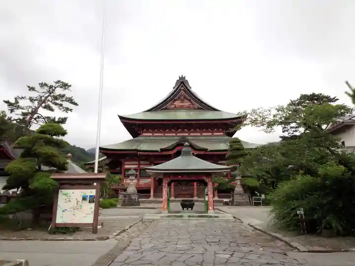 甲斐善光寺の本殿・本堂