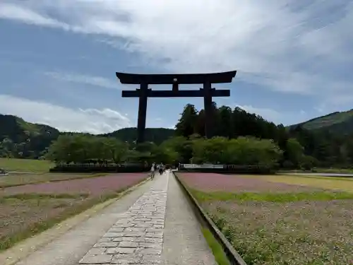 大斎原（熊野本宮大社旧社地）の{uncategorized: "未分類", other: "その他", undefined: "問題あり", building: "その他建物", grave: "お墓", sacred_gate: "鳥居", guardian: "狛犬", statue: "像", buddha: "仏像", history: "歴史", nature: "自然", garden: "庭園", animal: "動物", pagoda: "塔", temizu: "手水舎", mountain_gate: "山門・神門", sanctuary: "本殿・本堂", subordinate: "末社・摂社", art: "芸術", scenery: "景色", jizo: "地蔵", ema: "絵馬", goshuin: "御朱印", omikuji: "おみくじ", items: "授与品その他", amulet: "お守り", goshuincho: "御朱印帳", eats: "食事", festival: "お祭り", votive_dance: "神楽", shichigosan: "七五三参", wedding: "結婚式", experience: "体験その他", initially: "初詣", around: "周辺", anti_infection: "感染症対策"}