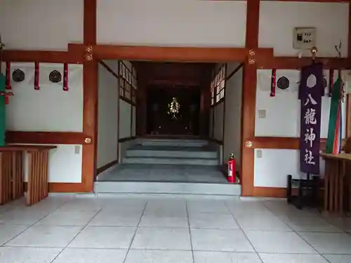 八龍神社の本殿・本堂