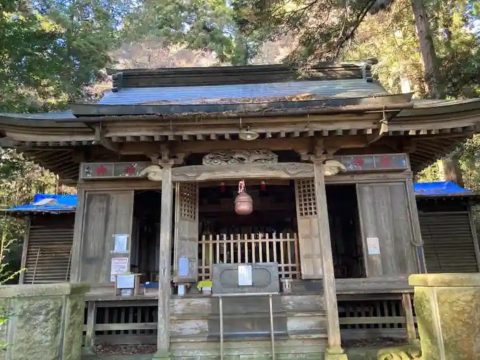 静神社の本殿