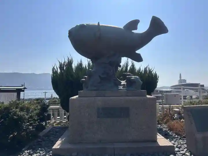 亀山八幡宮の{uncategorized: "未分類", other: "その他", undefined: "問題あり", building: "その他建物", grave: "お墓", sacred_gate: "鳥居", guardian: "狛犬", statue: "像", buddha: "仏像", history: "歴史", nature: "自然", garden: "庭園", animal: "動物", pagoda: "塔", temizu: "手水舎", mountain_gate: "山門・神門", sanctuary: "本殿・本堂", subordinate: "末社・摂社", art: "芸術", scenery: "景色", jizo: "地蔵", ema: "絵馬", goshuin: "御朱印", omikuji: "おみくじ", items: "授与品その他", amulet: "お守り", goshuincho: "御朱印帳", eats: "食事", festival: "お祭り", votive_dance: "神楽", shichigosan: "七五三参", wedding: "結婚式", experience: "体験その他", initially: "初詣", around: "周辺", anti_infection: "感染症対策"}