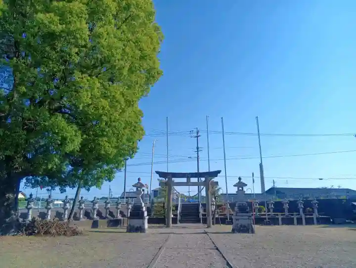 春日神社(上戸町)の{uncategorized: "未分類", other: "その他", undefined: "問題あり", building: "その他建物", grave: "お墓", sacred_gate: "鳥居", guardian: "狛犬", statue: "像", buddha: "仏像", history: "歴史", nature: "自然", garden: "庭園", animal: "動物", pagoda: "塔", temizu: "手水舎", mountain_gate: "山門・神門", sanctuary: "本殿・本堂", subordinate: "末社・摂社", art: "芸術", scenery: "景色", jizo: "地蔵", ema: "絵馬", goshuin: "御朱印", omikuji: "おみくじ", items: "授与品その他", amulet: "お守り", goshuincho: "御朱印帳", eats: "食事", festival: "お祭り", votive_dance: "神楽", shichigosan: "七五三参", wedding: "結婚式", experience: "体験その他", initially: "初詣", around: "周辺", anti_infection: "感染症対策"}