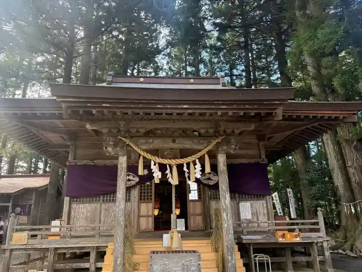 坪沼八幡神社の本殿・本堂