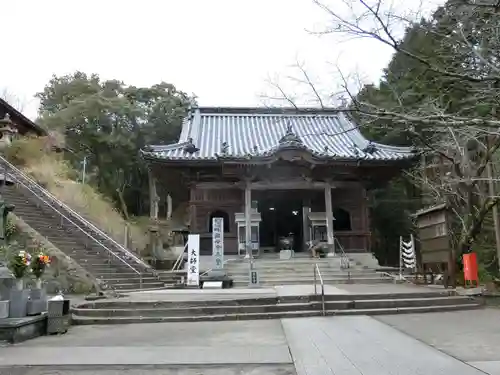 熊谷寺の本殿・本堂