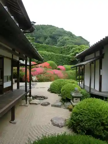 頼久寺の庭園