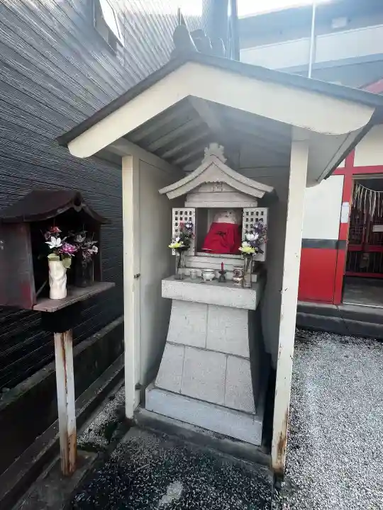 八王稲荷大明神の{uncategorized: "未分類", other: "その他", undefined: "問題あり", building: "その他建物", grave: "お墓", sacred_gate: "鳥居", guardian: "狛犬", statue: "像", buddha: "仏像", history: "歴史", nature: "自然", garden: "庭園", animal: "動物", pagoda: "塔", temizu: "手水舎", mountain_gate: "山門・神門", sanctuary: "本殿・本堂", subordinate: "末社・摂社", art: "芸術", scenery: "景色", jizo: "地蔵", ema: "絵馬", goshuin: "御朱印", omikuji: "おみくじ", items: "授与品その他", amulet: "お守り", goshuincho: "御朱印帳", eats: "食事", festival: "お祭り", votive_dance: "神楽", shichigosan: "七五三参", wedding: "結婚式", experience: "体験その他", initially: "初詣", around: "周辺", anti_infection: "感染症対策"}