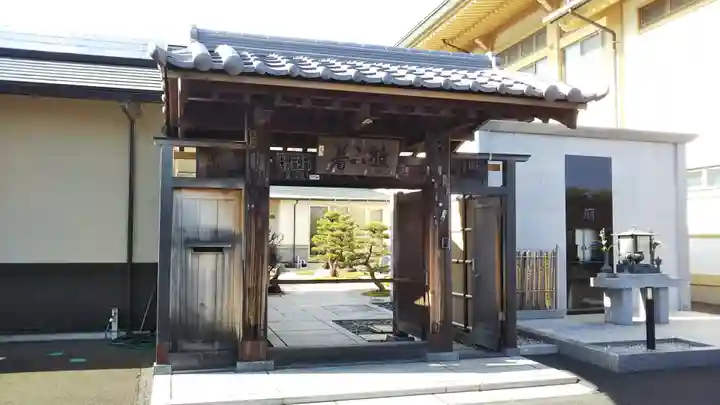 梅蔭寺の山門・神門