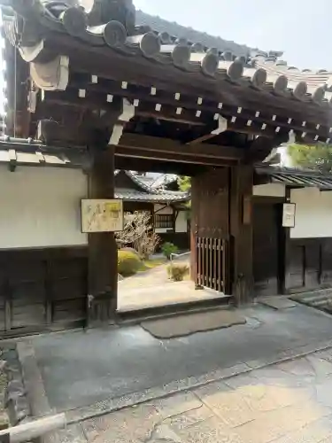 一華院の{uncategorized: "未分類", other: "その他", undefined: "問題あり", building: "その他建物", grave: "お墓", sacred_gate: "鳥居", guardian: "狛犬", statue: "像", buddha: "仏像", history: "歴史", nature: "自然", garden: "庭園", animal: "動物", pagoda: "塔", temizu: "手水舎", mountain_gate: "山門・神門", sanctuary: "本殿・本堂", subordinate: "末社・摂社", art: "芸術", scenery: "景色", jizo: "地蔵", ema: "絵馬", goshuin: "御朱印", omikuji: "おみくじ", items: "授与品その他", amulet: "お守り", goshuincho: "御朱印帳", eats: "食事", festival: "お祭り", votive_dance: "神楽", shichigosan: "七五三参", wedding: "結婚式", experience: "体験その他", initially: "初詣", around: "周辺", anti_infection: "感染症対策"}