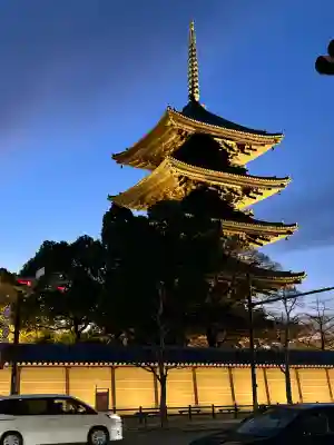 東寺（教王護国寺）の{uncategorized: "未分類", other: "その他", undefined: "問題あり", building: "その他建物", grave: "お墓", sacred_gate: "鳥居", guardian: "狛犬", statue: "像", buddha: "仏像", history: "歴史", nature: "自然", garden: "庭園", animal: "動物", pagoda: "塔", temizu: "手水舎", mountain_gate: "山門・神門", sanctuary: "本殿・本堂", subordinate: "末社・摂社", art: "芸術", scenery: "景色", jizo: "地蔵", ema: "絵馬", goshuin: "御朱印", omikuji: "おみくじ", items: "授与品その他", amulet: "お守り", goshuincho: "御朱印帳", eats: "食事", festival: "お祭り", votive_dance: "神楽", shichigosan: "七五三参", wedding: "結婚式", experience: "体験その他", initially: "初詣", around: "周辺", anti_infection: "感染症対策"}
