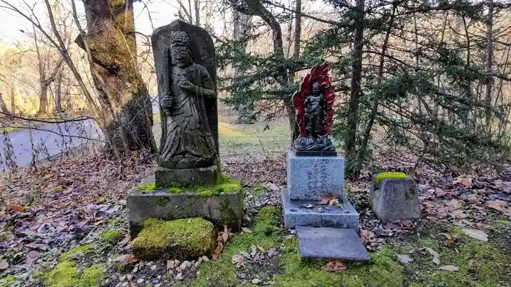 旭山立木大師堂の仏像