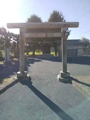 諏訪神社の鳥居