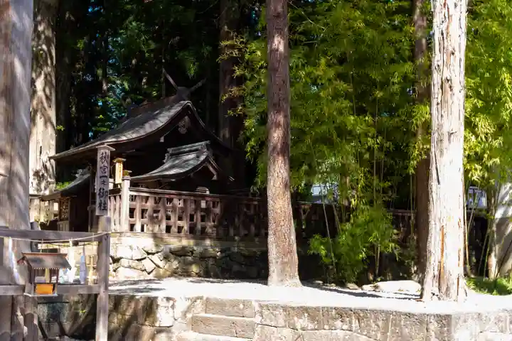 諏訪大社下社秋宮(長野県)