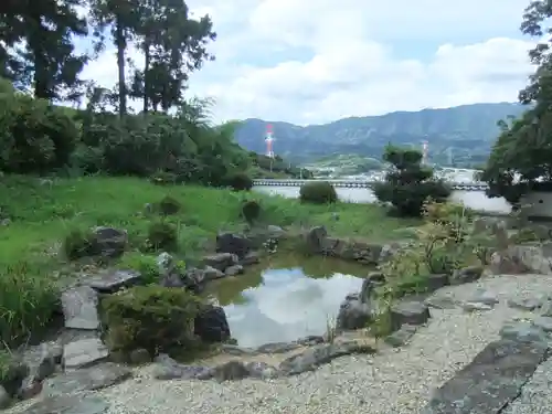 勝利寺の庭園