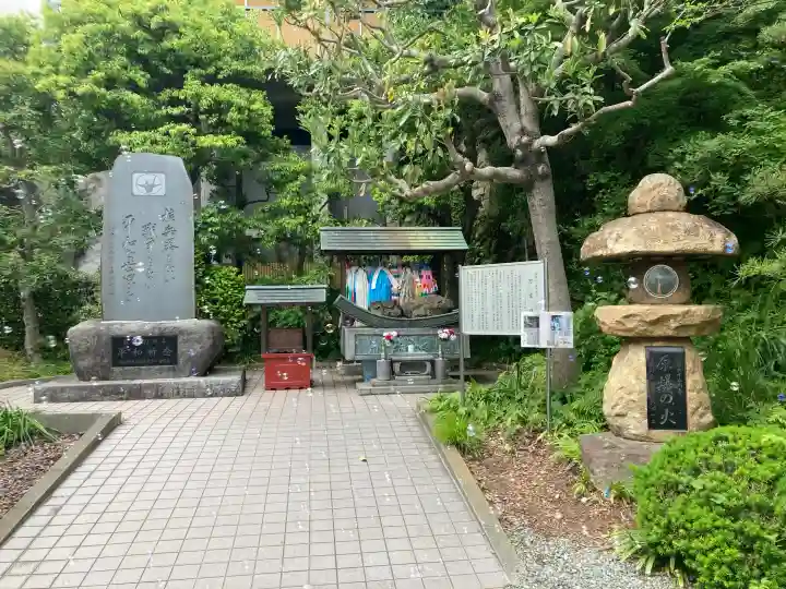 大船観音寺の{uncategorized: "未分類", other: "その他", undefined: "問題あり", building: "その他建物", grave: "お墓", sacred_gate: "鳥居", guardian: "狛犬", statue: "像", buddha: "仏像", history: "歴史", nature: "自然", garden: "庭園", animal: "動物", pagoda: "塔", temizu: "手水舎", mountain_gate: "山門・神門", sanctuary: "本殿・本堂", subordinate: "末社・摂社", art: "芸術", scenery: "景色", jizo: "地蔵", ema: "絵馬", goshuin: "御朱印", omikuji: "おみくじ", items: "授与品その他", amulet: "お守り", goshuincho: "御朱印帳", eats: "食事", festival: "お祭り", votive_dance: "神楽", shichigosan: "七五三参", wedding: "結婚式", experience: "体験その他", initially: "初詣", around: "周辺", anti_infection: "感染症対策"}
