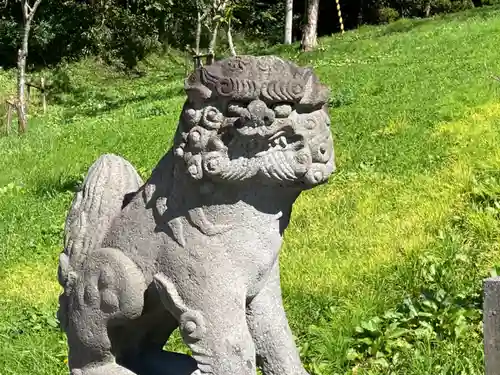 三石神社の狛犬