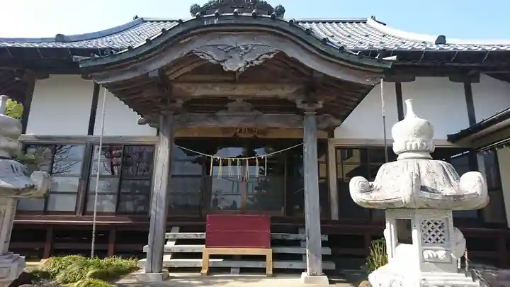 西光寺の本殿・本堂
